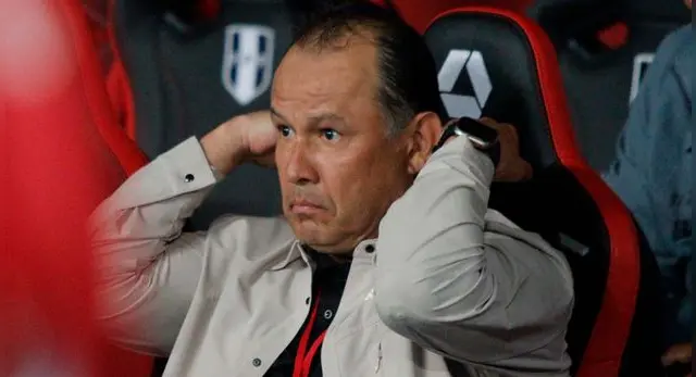 Juan Reynoso no ha ganado en las eliminatorias sudamericanas rumbo al Mundial 2026 con Perú.   