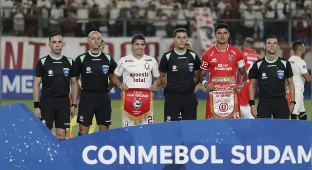  Carlos Beltrán jugó ante Universitario por Copa Sudamericana.   