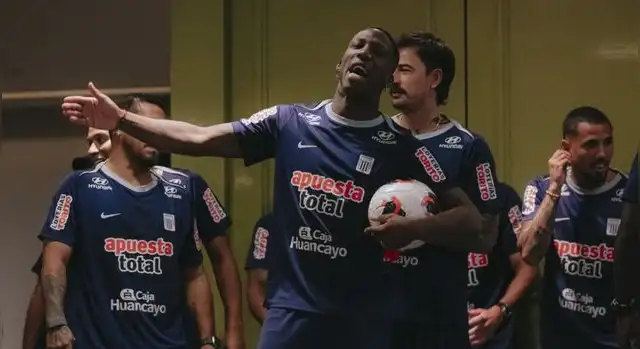  Luis Advíncula en los entrenamientos de Alianza Lima