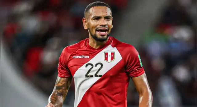 Alexander Callens en la Selección Peruana   