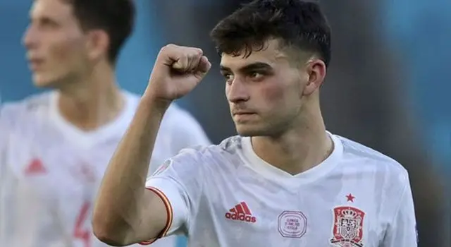 Pedri durante la EURO 2020