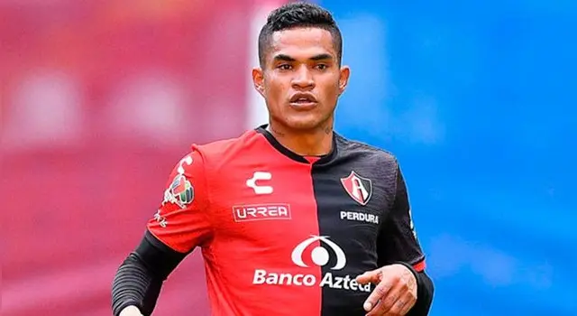 Anderson Santamaría titular con Atlas en la Liga MX.