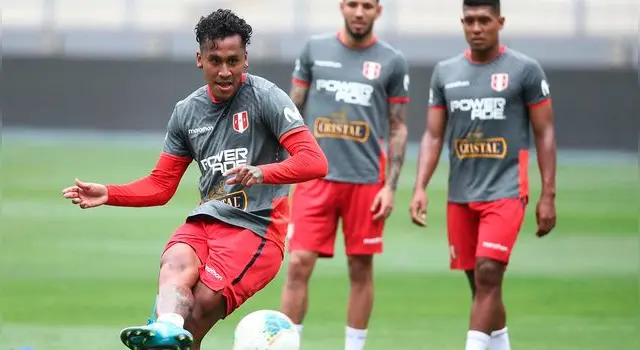 Renato Tapia se perfila como titular en la Selección Peruana.   