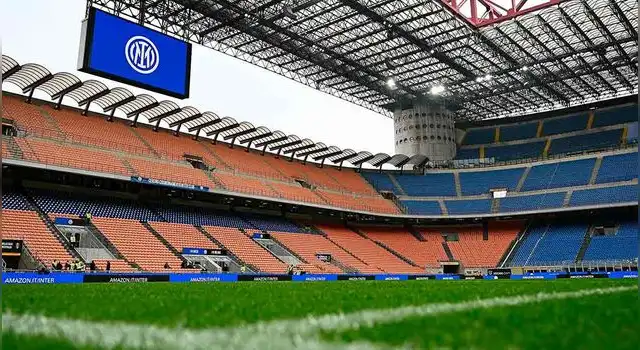 San Siro alista el duelo entre Inter y Nápoli. San Siro alista el duelo entre Inter y Nápoli.