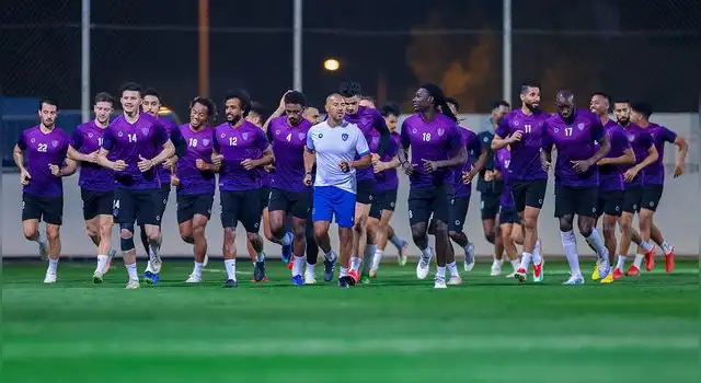 Al Hilal entrena con miras a la final de la Champions League de Asia.   