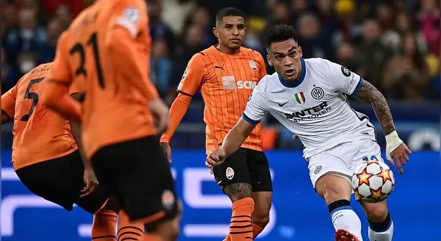 Inter igualó con Shakhtar en Ucrania en el primer choque por Champions League.   