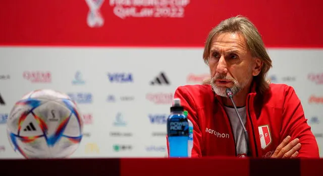 Ricardo Gareca en conferencia de prensa de Perú.