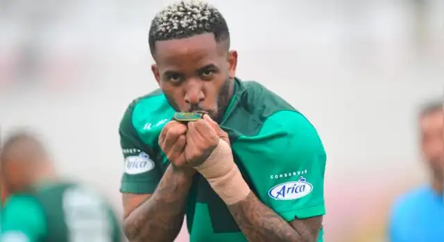 Jefferson Farfán con Alianza Lima en el 2021.