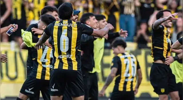 Peñarol tras ganar el clásico el fin de semana