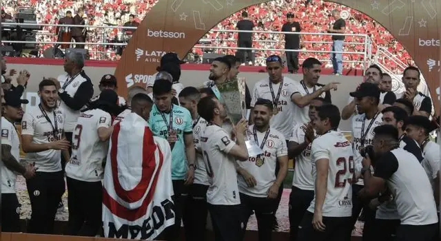 Universitario se coronó campeón de la Liga 1 2023.   