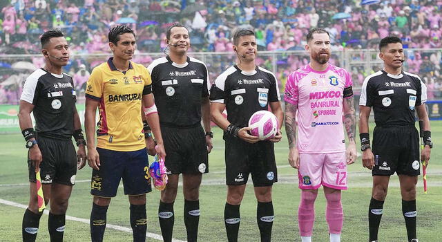 Municipal vs Mixco