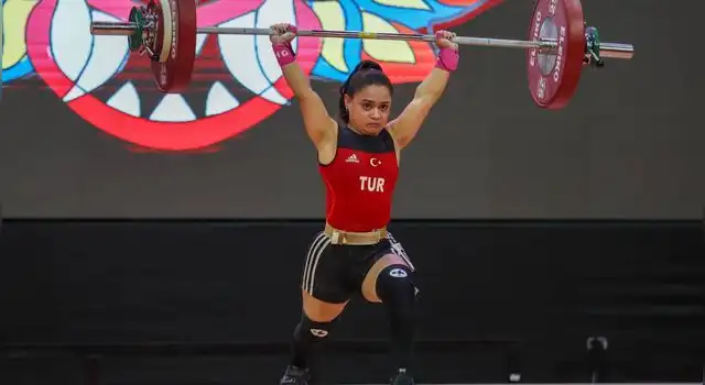 Mundial de Levantamiento de Pesas arrancó con récords en las categorías Sub-17 y Junior.   