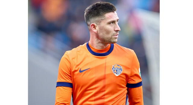 Santiago Ormeño juega en el QD Hainiu FC de China    