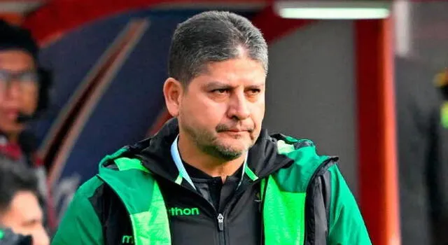 Óscar Villegas confía en lograr el objetivo con Bolivia | Foto: AFP    