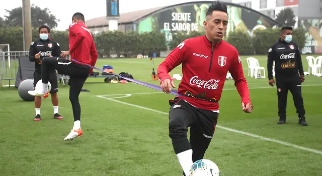 Christian Cueva ya entrena con la Selección Peruana.   
