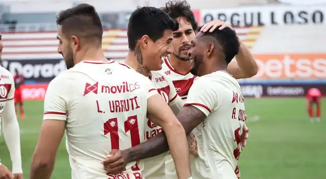 Universitario en 2021. Universitario en 2021.