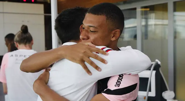Mbappé y Lionel Messi en su primer encuentro en el PSG Mbappé y Lionel Messi en su primer encuentro en el PSG