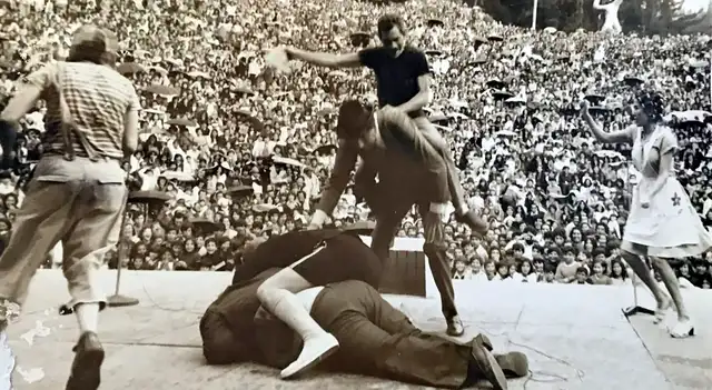 La foto inédita compartida en el Facebook de Edgar Vivar.   