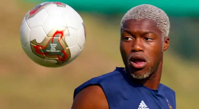 Djibril Cissé fue campeón con Francia en la Copa Confederaciones 2003. Foto: Difusión.   