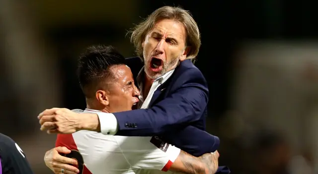 El emotivo abrazo de Ricardo Gareca y Christian Cueva que ha dado la vuelta al mundo. Foto: EFE. El emotivo abrazo de Ricardo Gareca y Christian Cueva que ha dado la vuelta al mundo. Foto: EFE.