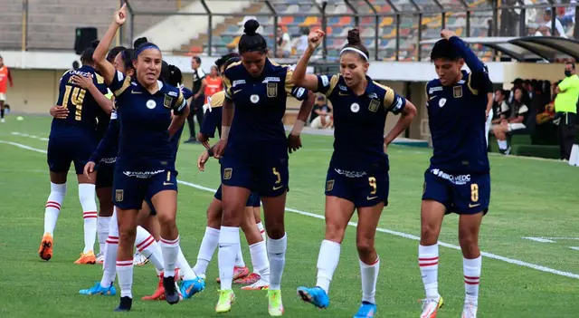 Alianza Lima celebrando un gol ante la U.