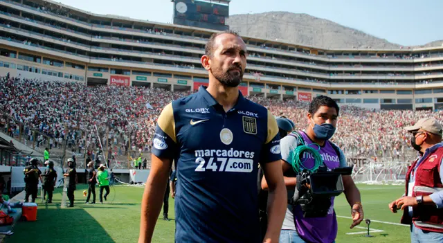Hernán Barcos en Alianza Lima durante el 2022 Hernán Barcos en Alianza Lima durante el 2022