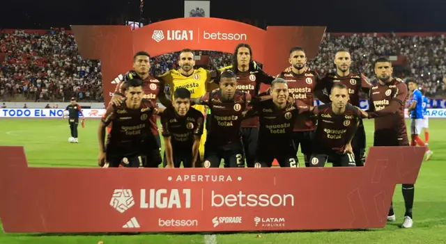 Universitario y el equipo que perdió 2-0 ante Mannucci.   