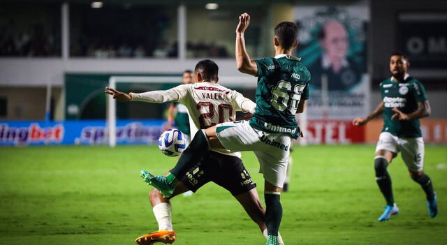 Universitario perdió ante Goiás en Brasil.