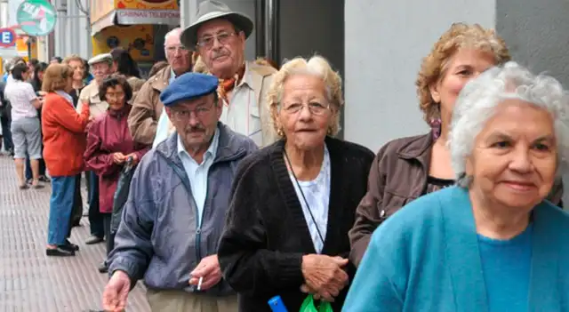 Jubilados podrán acceder a sus pensiones con aumento durante febrero de 2026 / FOTO: Facebook   