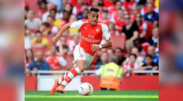 Arsenal vs. Benfica: Alexis Sánchez debutó a los 73' con la camiseta del Arsenal.