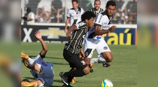 Curitiba vs. Corinthians: Romarinho ocupa el lugar de Guerrero, suspendido por acumulación de tarjetas amarillas.