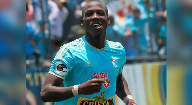 Luis Advíncula: El leteral fue anunciado como nuevo jugador del Vitoria Setubal de Portugal