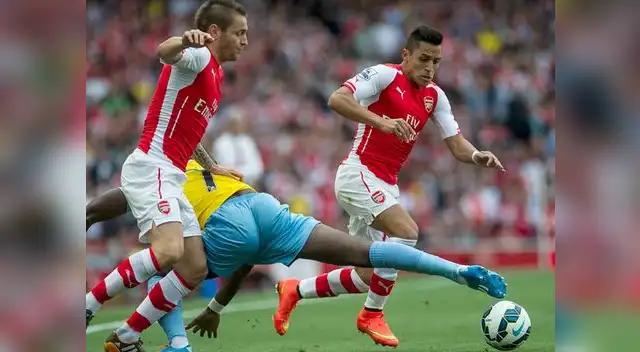 Arsenal vs. Crystal Palace: El 'mapocho' se ha mostrado mu participativo en el juego, pero no ha poido anotar.