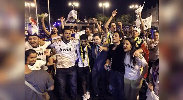 La hinchada del Real Madrid no pierde oportunidad de burlarse de su clásico rival. La hinchada del Real Madrid no pierde oportunidad de burlarse de su clásico rival.