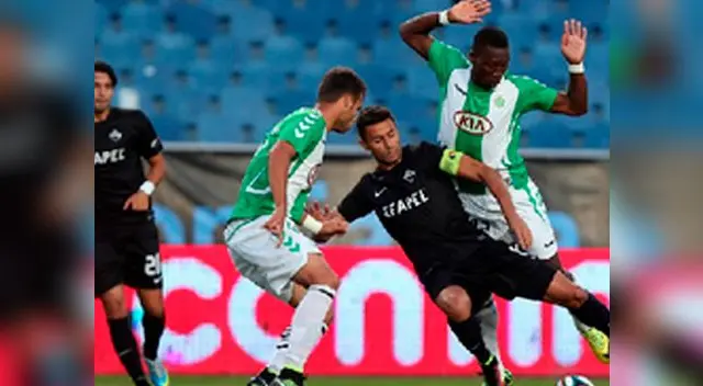 Académica vs. Vitória : Luis Advíncula, Carlos Olascuaga y Junior Ponce jugaron en el encuentro. Académica vs. Vitória : Luis Advíncula, Carlos Olascuaga y Junior Ponce jugaron en el encuentro.
