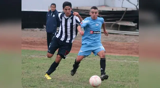 Francisco Duclós fue titular en la Selección Peruana Sub-17 en el Sudamericano 2013.
