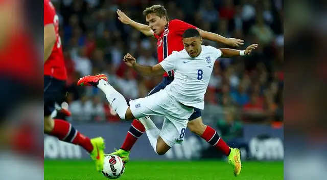 Inglaterra vs. Noruega: Chamberlain vuelve a la selección tras perderse el mundial Brasil 2014 por lesión.