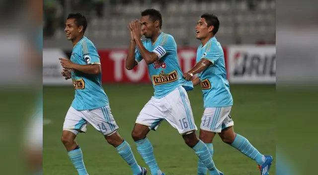 Sporting Cristal vs. Universitario: Celestes ganan 1-0 con gol de Carlos Lobatón Sporting Cristal vs. Universitario: Celestes ganan 1-0 con gol de Carlos Lobatón