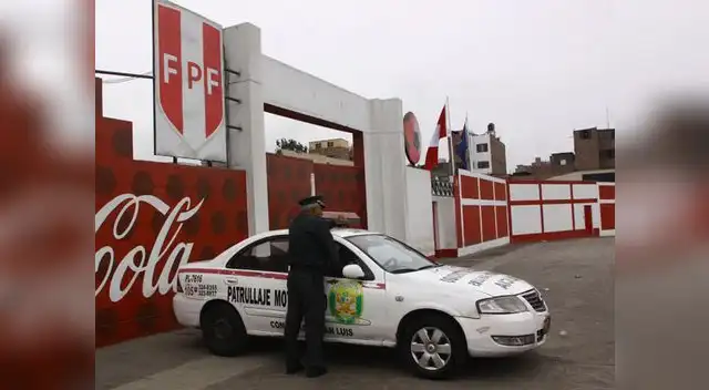 Efectivos policiales custodian las afueras de la VIDENA 