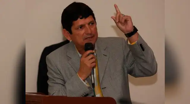 Agustín Lozano se perfila como el gran candidato para los nuevos comicios de la FPF. Agustín Lozano se perfila como el gran candidato para los nuevos comicios de la FPF.