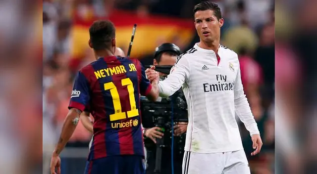 Cristiano Ronaldo y Neymar conforman la delantera estelar escogida por los internautas. Cristiano Ronaldo y Neymar conforman la delantera estelar escogida por los internautas.