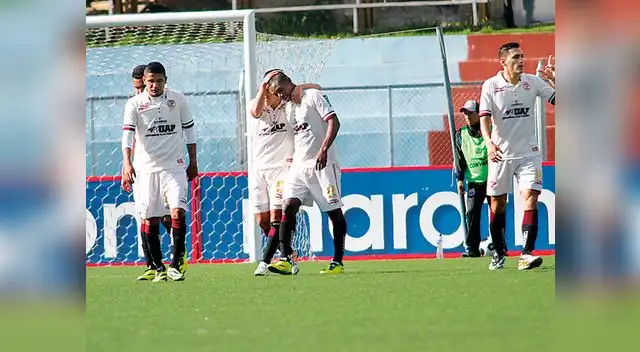 UTC vs. San Simón: César Valoyes anotó un golazo para el primero de los 'cremas'