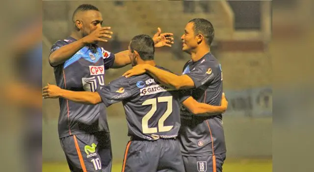 "Poetas" piensan en clasificar a la Copa Sudamericana 2015 "Poetas" piensan en clasificar a la Copa Sudamericana 2015