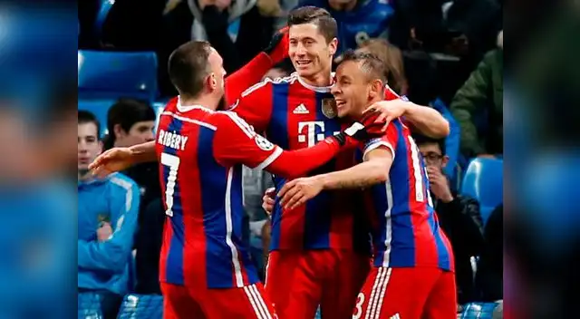Manchester City vs. Bayer Múnich: Robert Lewandowski celebra con Rafinha y Ribéry la remontada bávara.