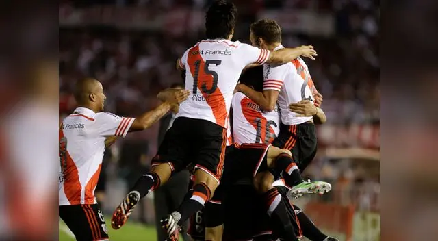 River Plate vs. Atlético Nacional: Pezzella celebra el segundo tanto de River. River Plate vs. Atlético Nacional: Pezzella celebra el segundo tanto de River.