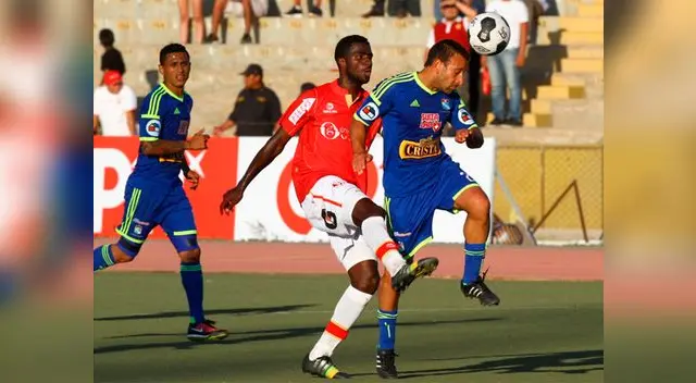 Juan Aurich y Sporting Cristal empataron 2-2 en primer Play Off jugado en Chiclayo Juan Aurich y Sporting Cristal empataron 2-2 en primer Play Off jugado en Chiclayo