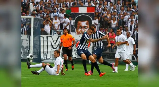 Paolo Guerrero ofreció un veradero show en Matute Paolo Guerrero ofreció un veradero show en Matute