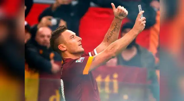 As Roma vs. Lazio: Francesco Totti celebró con una selfie el empate de los 'giallorossi'