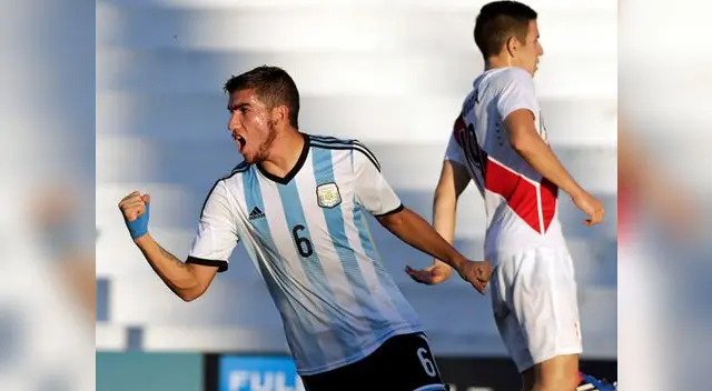 Perú vs. Argentina: Leandro Vega celebra un tanto argentino Perú vs. Argentina: Leandro Vega celebra un tanto argentino