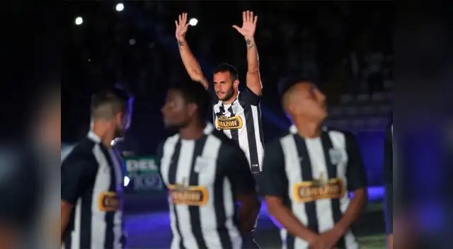 Guevgeozián fue uno de los jugadores más ovacionados en la "Noche del Juramento Blanquiazul" Guevgeozián fue uno de los jugadores más ovacionados en la "Noche del Juramento Blanquiazul"